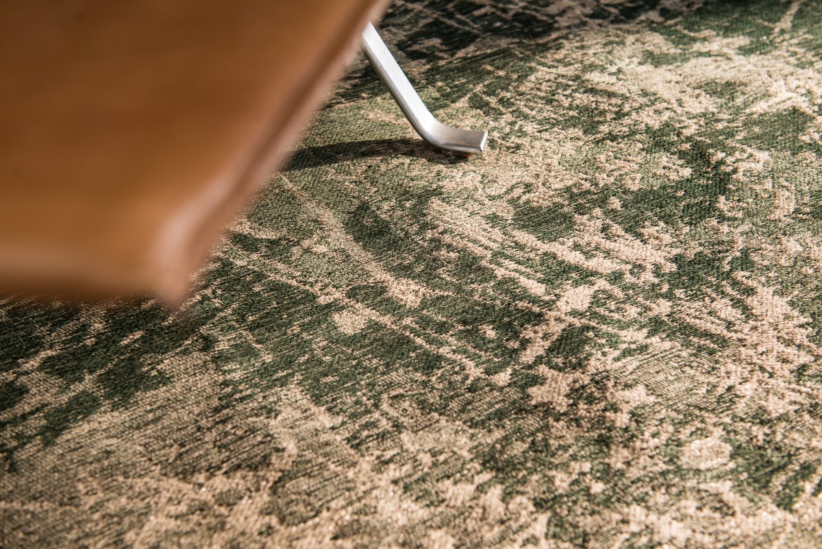 Covor Mad Men Cracks 8723 Dark Pine